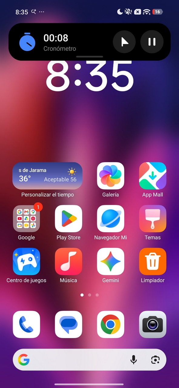 Pantalla de inicio de un smartphone con apps populares y widget de clima mostrando 36°C en San Sebastián de los Reyes.