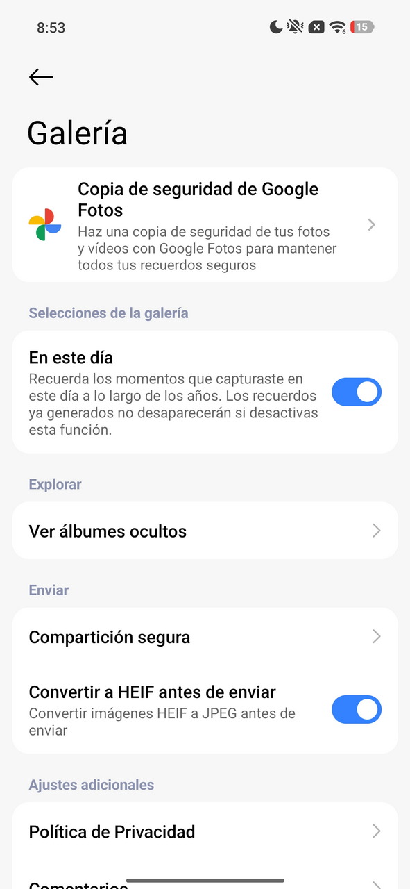 Pantalla de configuración de galería de fotos con opciones de copia de seguridad y conversión de formato HEIF.