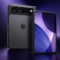 Teléfono inteligente moderno con pantalla y cámara dual en fondo morado. Diseño elegante y tecnología avanzada.