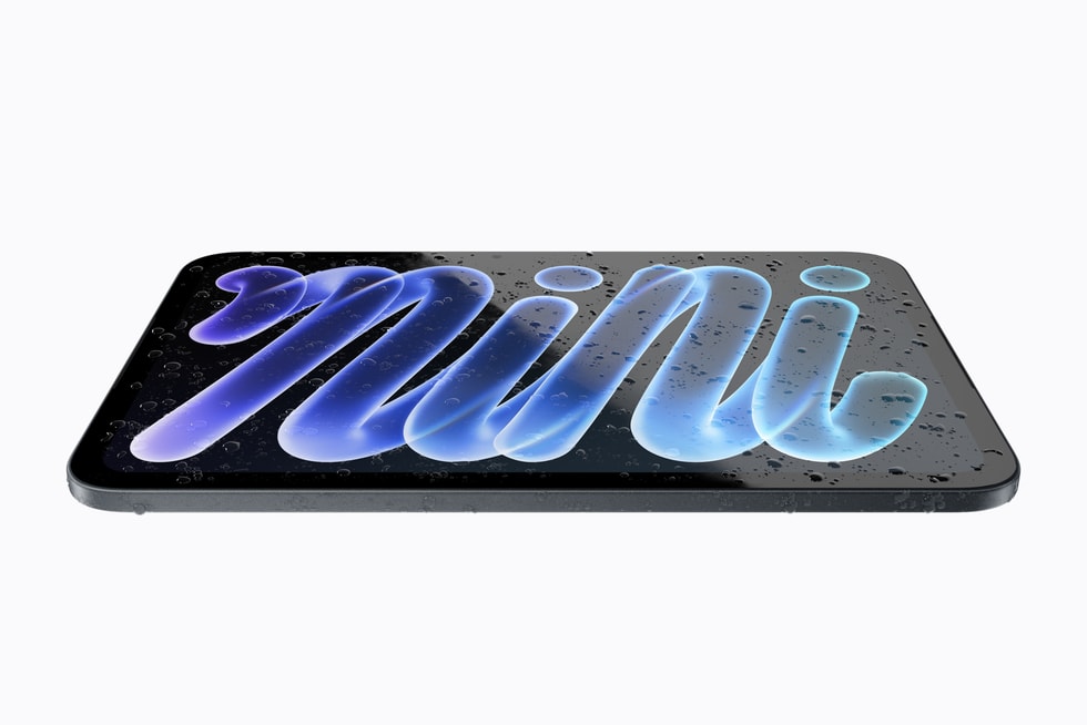 iPad mini con gotas de agua sobre la pantalla