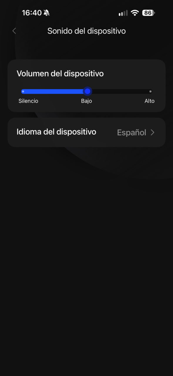 Ajustes de volumen e idioma español